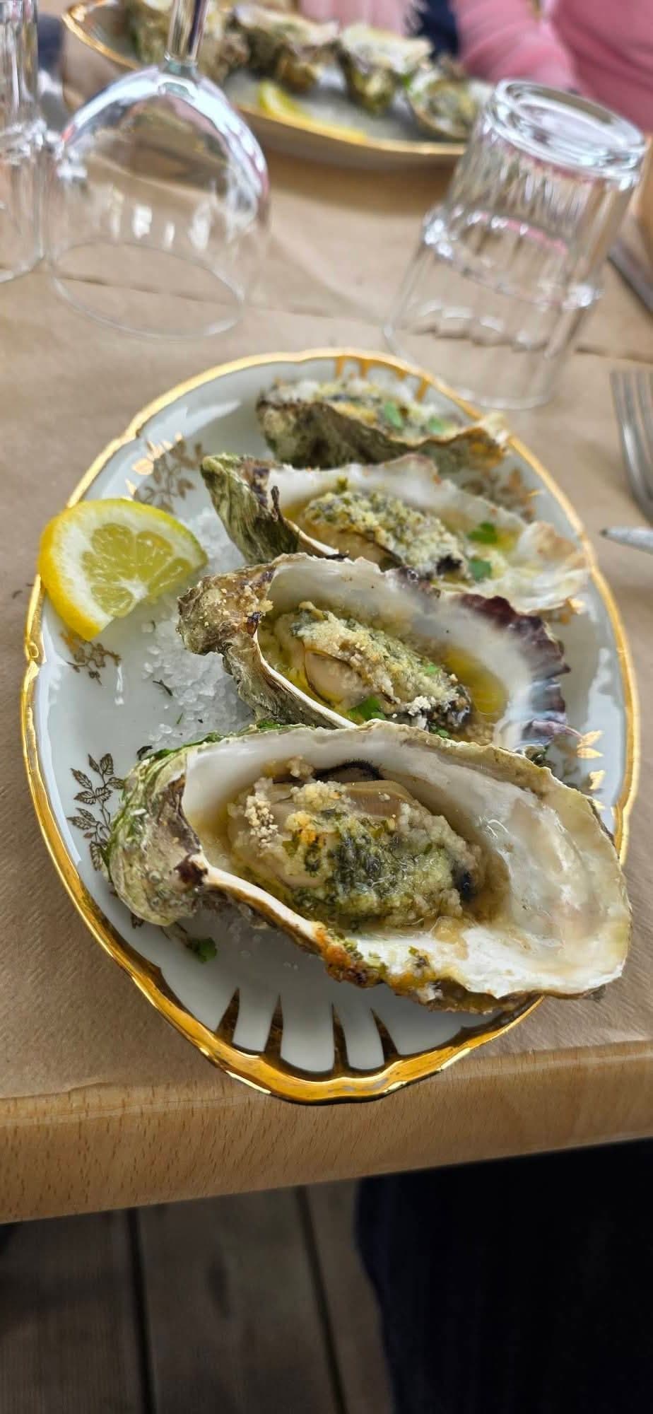 Huîtres chaudes gratinées en persillade